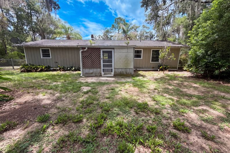 Photo 5 of 21 of 6854 Holly Hill Rd, Melrose, FL