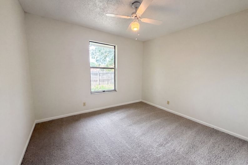 Photo 8 of 19 of 6320 Ian Chad Dr E, Jacksonville, FL