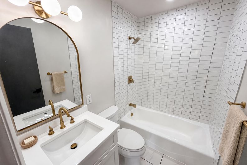 Photo 6 of 30 of 3807 Greenhill Dr, Atlanta, GA