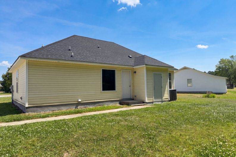 Photo 5 of 20 of 212 Katie Dr, Sharpsburg, NC