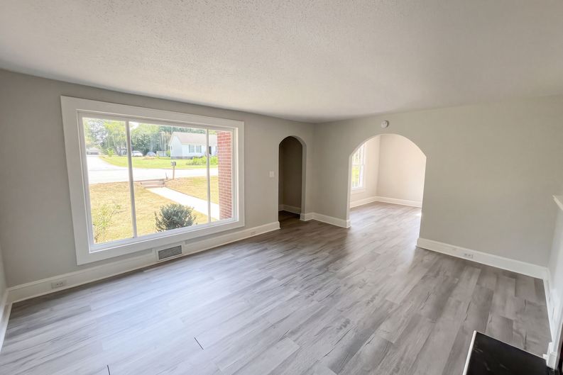 Photo 3 of 24 of 905 3rd St, Spencer, NC