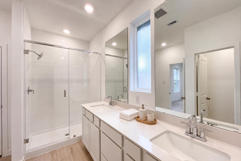 Photo 12 of 16 of 21511 Colonial Meadow Creek Trl, Waller, TX