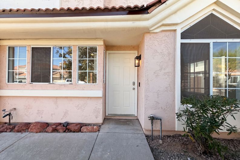 Photo 17 of 21 of 1114 S Tiago Dr, Gilbert, AZ