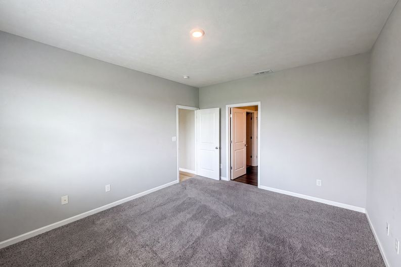 Photo 10 of 19 of 1671 Fairmount Dr, Greenfield, IN