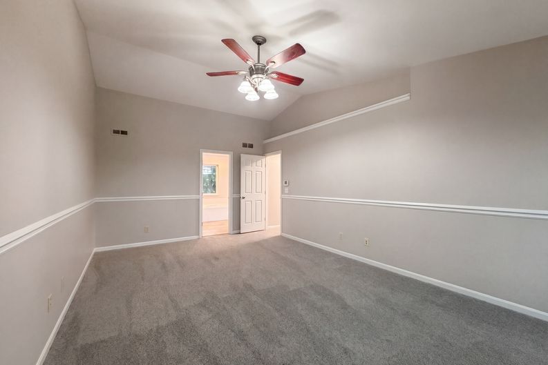 Photo 4 of 32 of 12173 Village Woods Dr, Cincinnati, OH