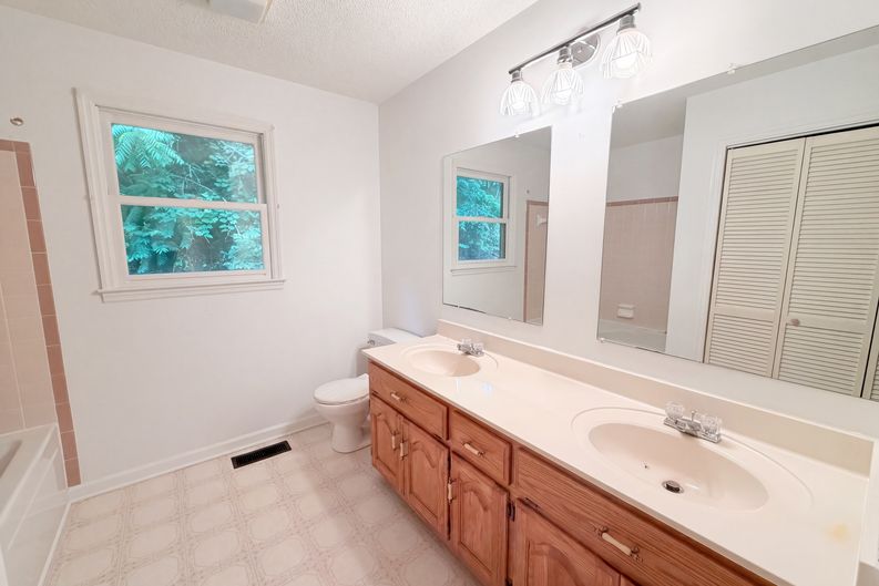 Photo 10 of 20 of 8663 Dog Branch Rd, Mount Pleasant, TN