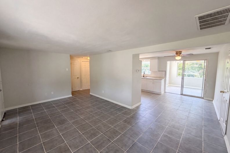 Photo 3 of 28 of 4718 Trafford Rd, Holiday, FL