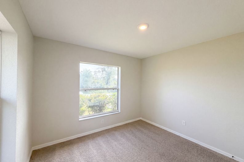 Photo 10 of 25 of 17956 SW 25th Avenue Rd, Ocala, FL