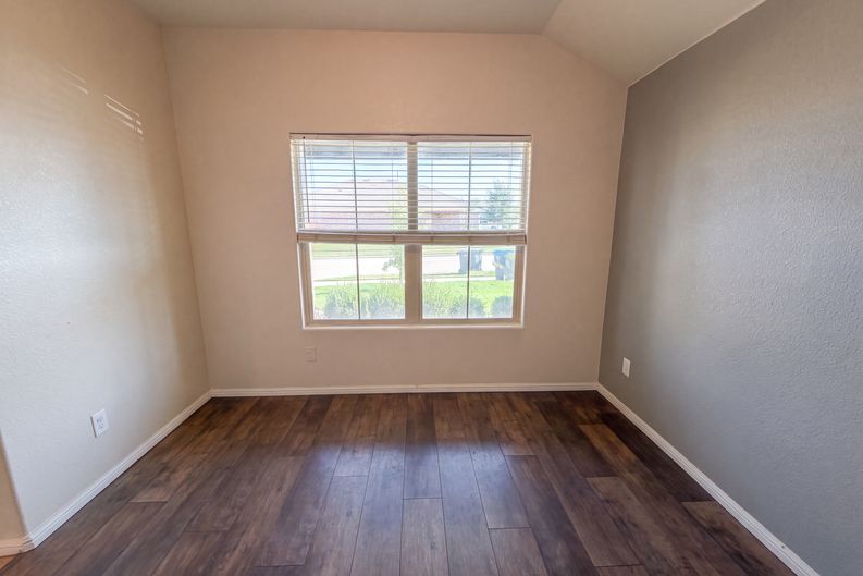 Photo 8 of 20 of 6337 Pontoon St, Fort Worth, TX
