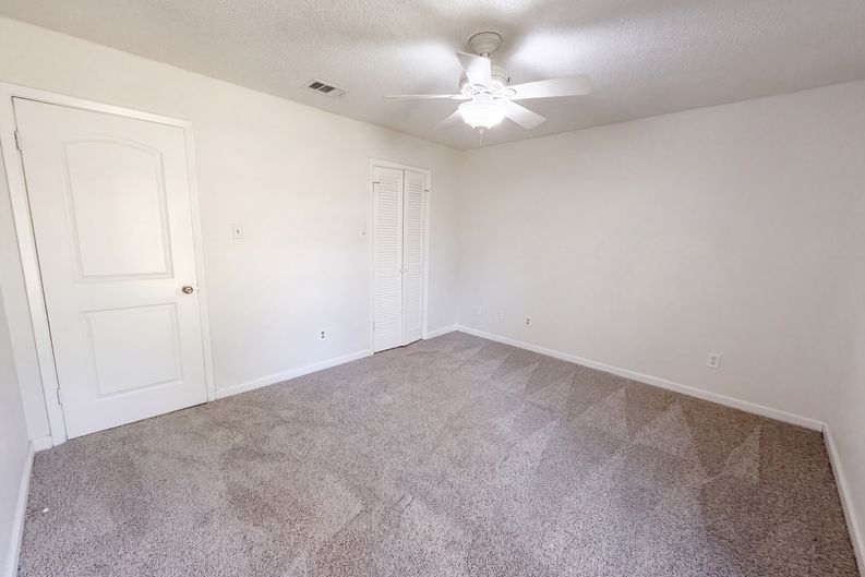 Photo 16 of 22 of 203 Frost Creek Ave, Groesbeck, TX