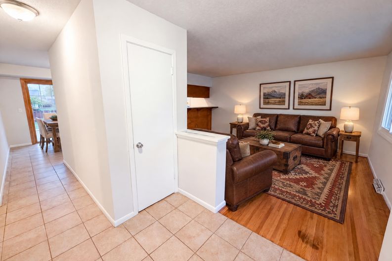 Photo 8 of 22 of 2807 Ohenry Rd, Brooklyn Center, MN