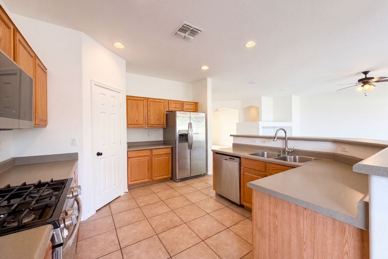 Photo 15 of 24 of 12846 W Rosewood Dr, El Mirage, AZ