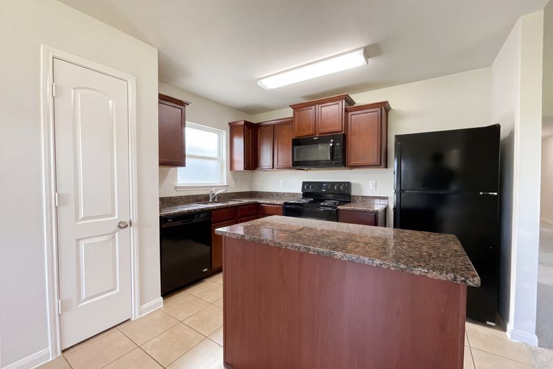 Photo 7 of 16 of 8735 Hazel Rose Sky Dr, Humble, TX
