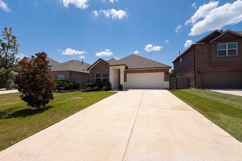 Photo 14 of 16 of 424 Wolf Springs Rd, Georgetown, TX