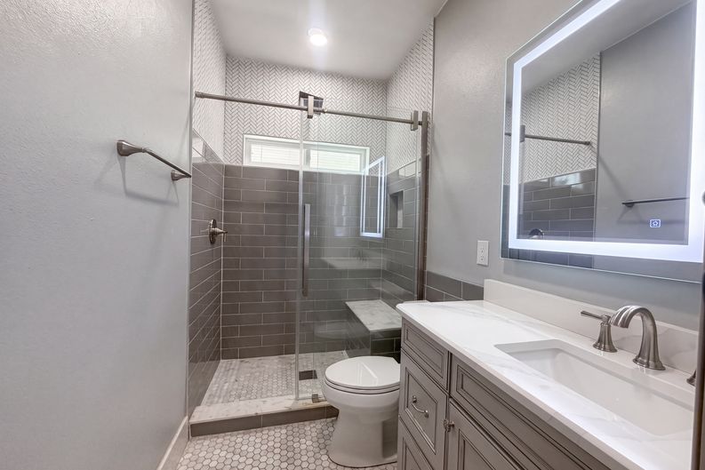 Photo 17 of 22 of 6315 Meadow Glen Dr, Arlington, TX