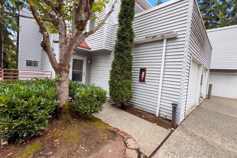 Photo 38 of 42 of 442 4th Ave, Kirkland, WA