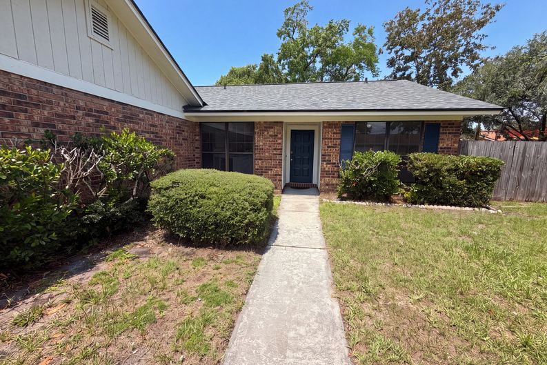 Photo 17 of 19 of 6320 Ian Chad Dr E, Jacksonville, FL