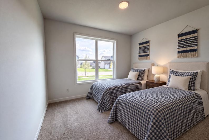 Photo 7 of 23 of 851 Londonderry Ln NW, Rochester, MN
