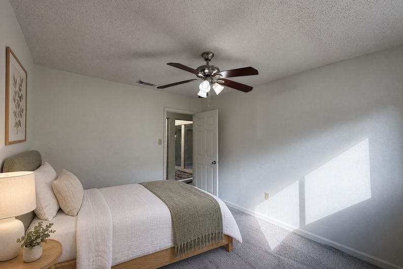 Photo 13 of 17 of 15803 Dunmoor Dr, Houston, TX