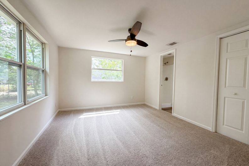 Photo 4 of 19 of 7008 Thurston Rd, Jacksonville, FL