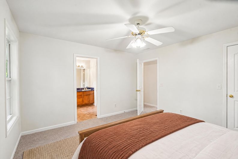 Photo 4 of 31 of 6550 Snowbird Ln, Douglasville, GA