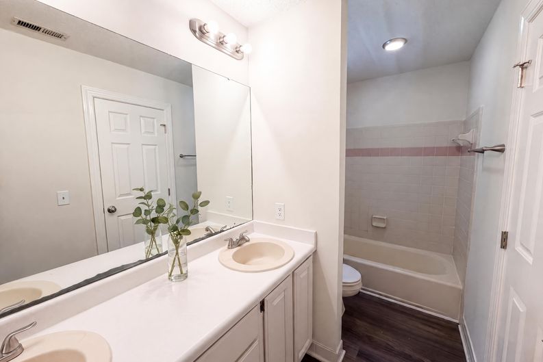 Photo 11 of 20 of 2501 Dunmore Ct, Wake Forest, NC