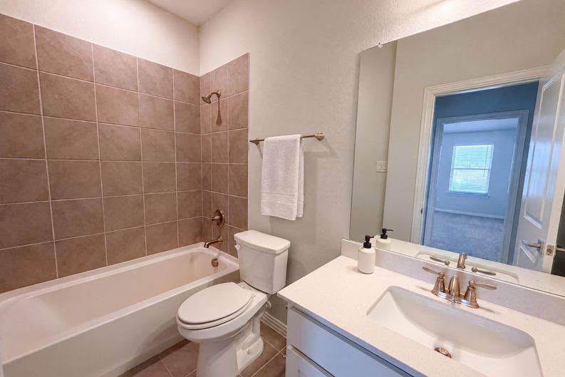 Photo 16 of 22 of 1448 Martingale Ln, Forney, TX