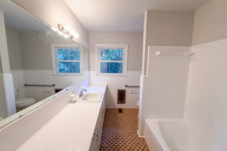 Photo 11 of 16 of 407 Lamesa Dr, Raleigh, NC