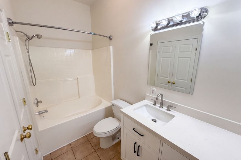 Photo 12 of 19 of 774 N Davidson St, Charlotte, NC