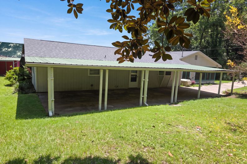 Photo 26 of 34 of 97 Walnut Ave, Defuniak Springs, FL