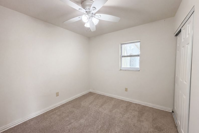 Photo 14 of 20 of 4403 NW 202nd St, Miami Gardens, FL
