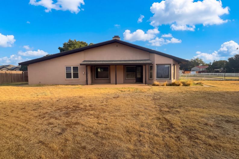 Photo 5 of 18 of 3707 110th St, Lubbock, TX