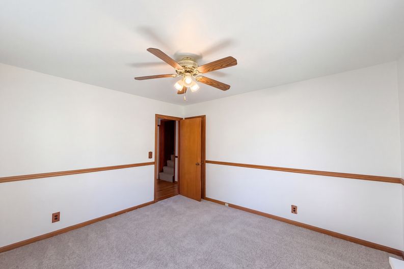 Photo 6 of 20 of 6971 Warder Dr, Cincinnati, OH