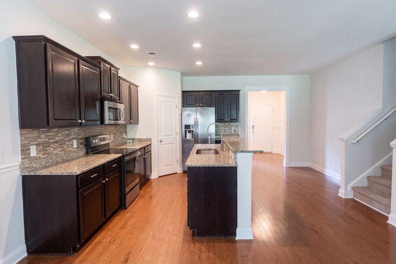Photo 13 of 42 of 301 Decatur Dr, Summerville, SC