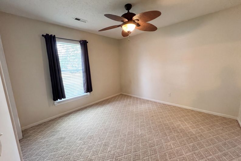 Photo 6 of 26 of 2504 Thomas Langston Rd, Winterville, NC