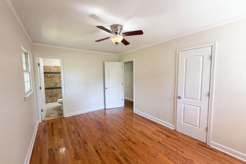 Photo 4 of 15 of 3907 Alameda St, Durham, NC