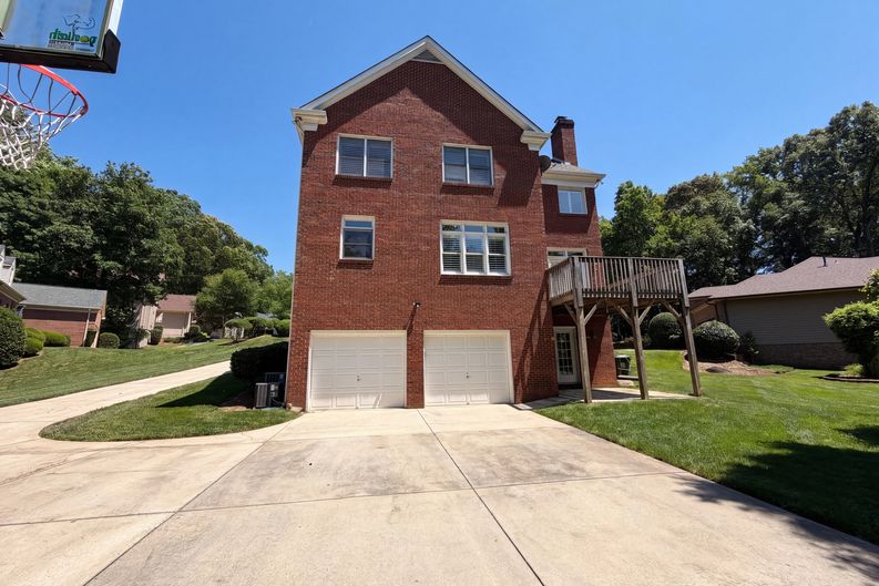 Photo 5 of 21 of 15130 Stonegreen Ln, Huntersville, NC
