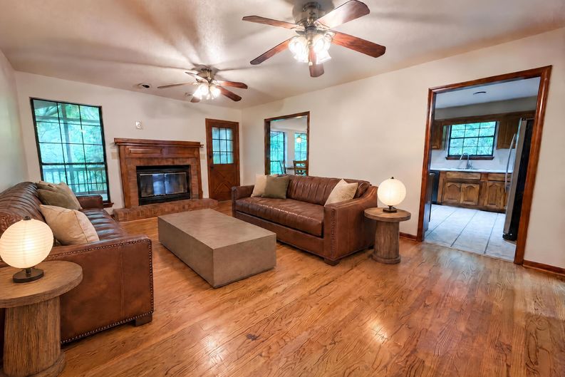 Photo 3 of 24 of 1223 6th St, Pleasant Grove, AL