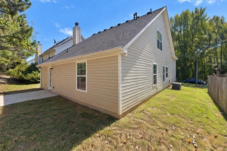 Photo 21 of 23 of 302 Bonnes Dr, Austell, GA