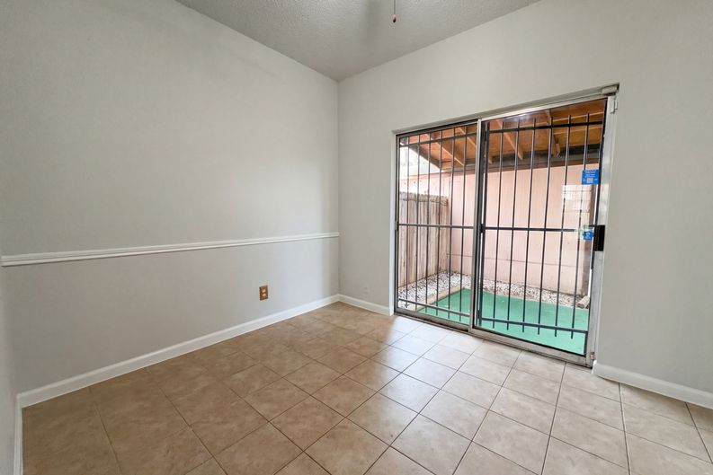 Photo 8 of 16 of 12300 Brookglade Cir, Houston, TX