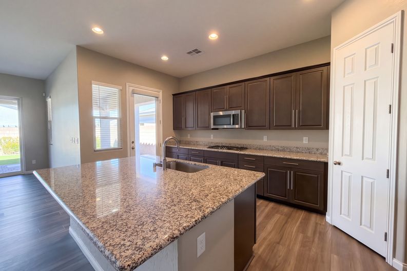 Photo 7 of 34 of 10138 Tamberlaine Ave, Las Vegas, NV