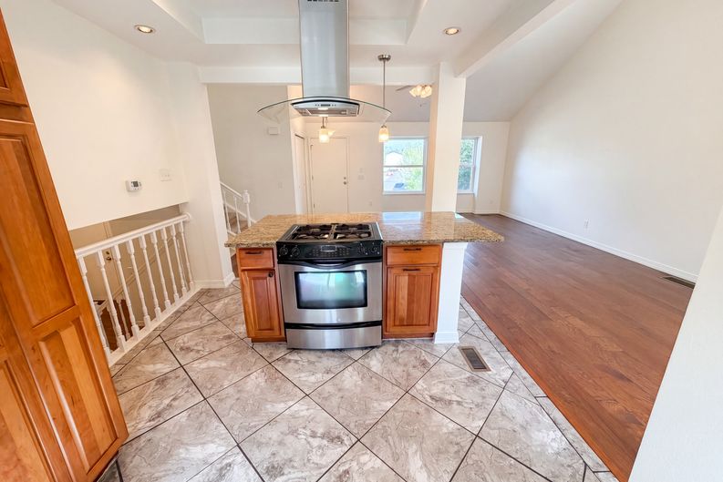 Photo 7 of 40 of 10330 E Weaver Pl, Englewood, CO