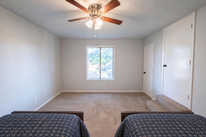 Photo 4 of 17 of 4526 S Horseshoe Trl, The Colony, TX