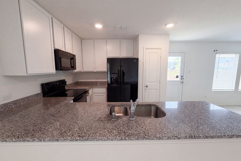 Photo 7 of 18 of 2972 Audles Ln, Dallas, TX