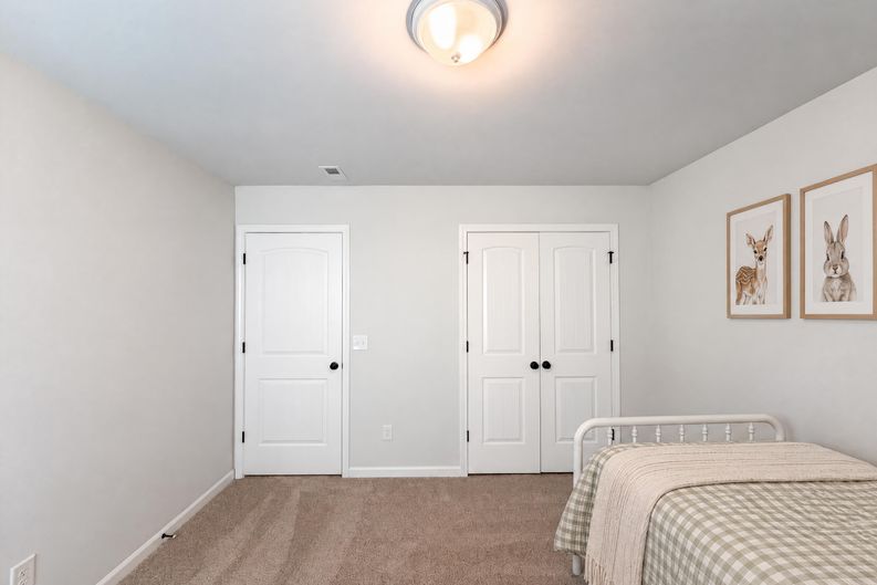 Photo 29 of 37 of 7463 Buckview Ct, Kernersville, NC