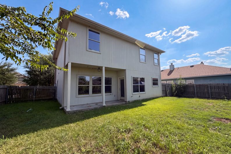 Photo 18 of 20 of 206 Almquist St, Hutto, TX