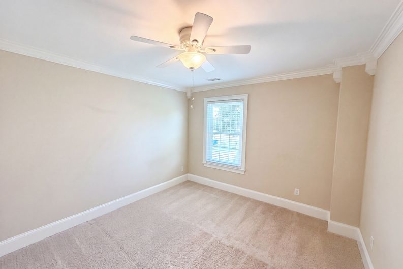 Photo 11 of 21 of 1414 Belfaire Lake Trl, Dacula, GA