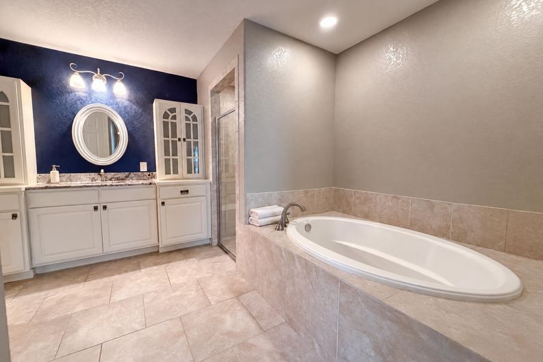 Photo 17 of 27 of 26441 White Eagle Dr, San Antonio, TX
