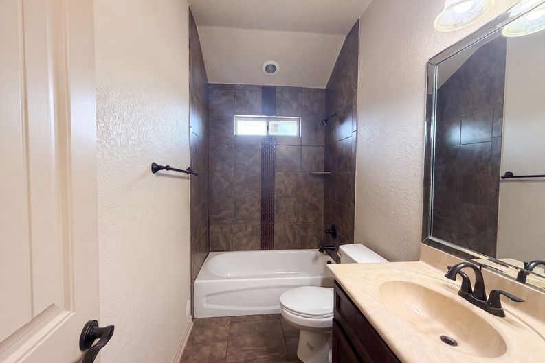 Photo 13 of 20 of 206 County Road 4774, Kempner, TX