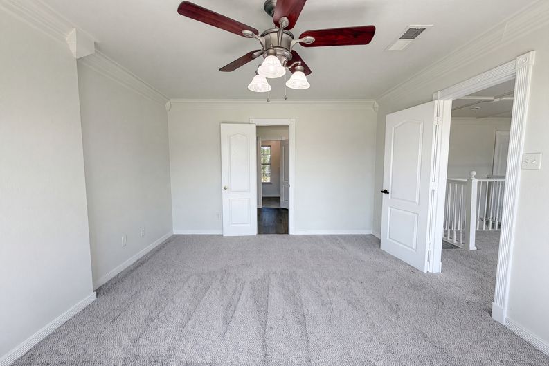 Photo 12 of 21 of 3940 Victory Ct, Midlothian, TX